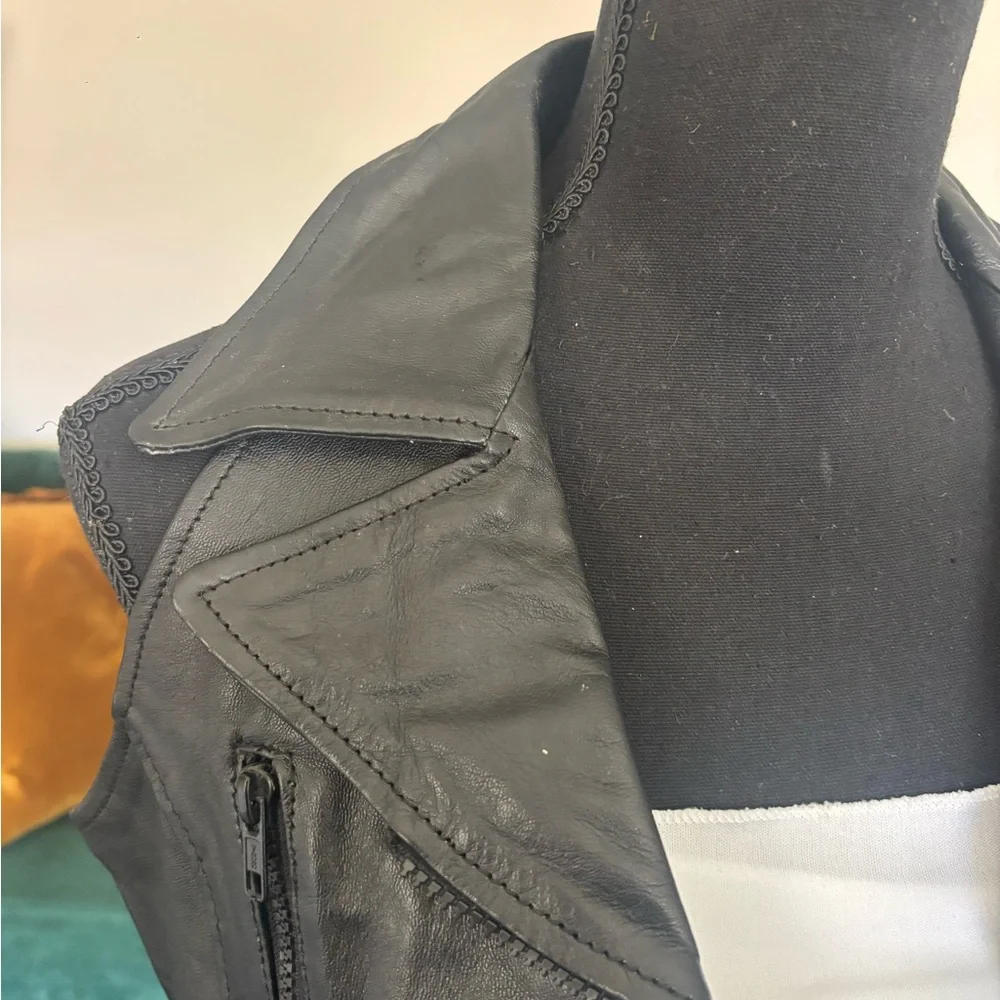 Hot Leather Cropped Black Leather Vest - Picture 7 of 10